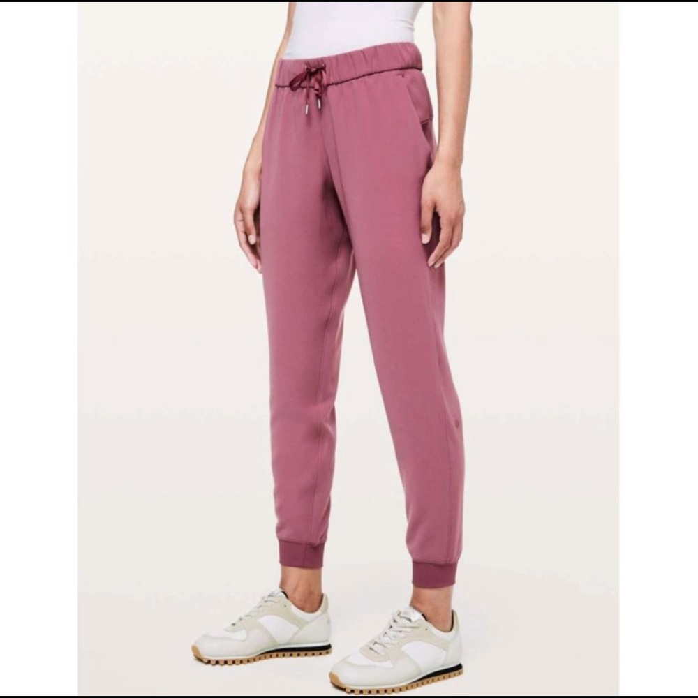 Lululemon On the Fly Jogger - Mauve